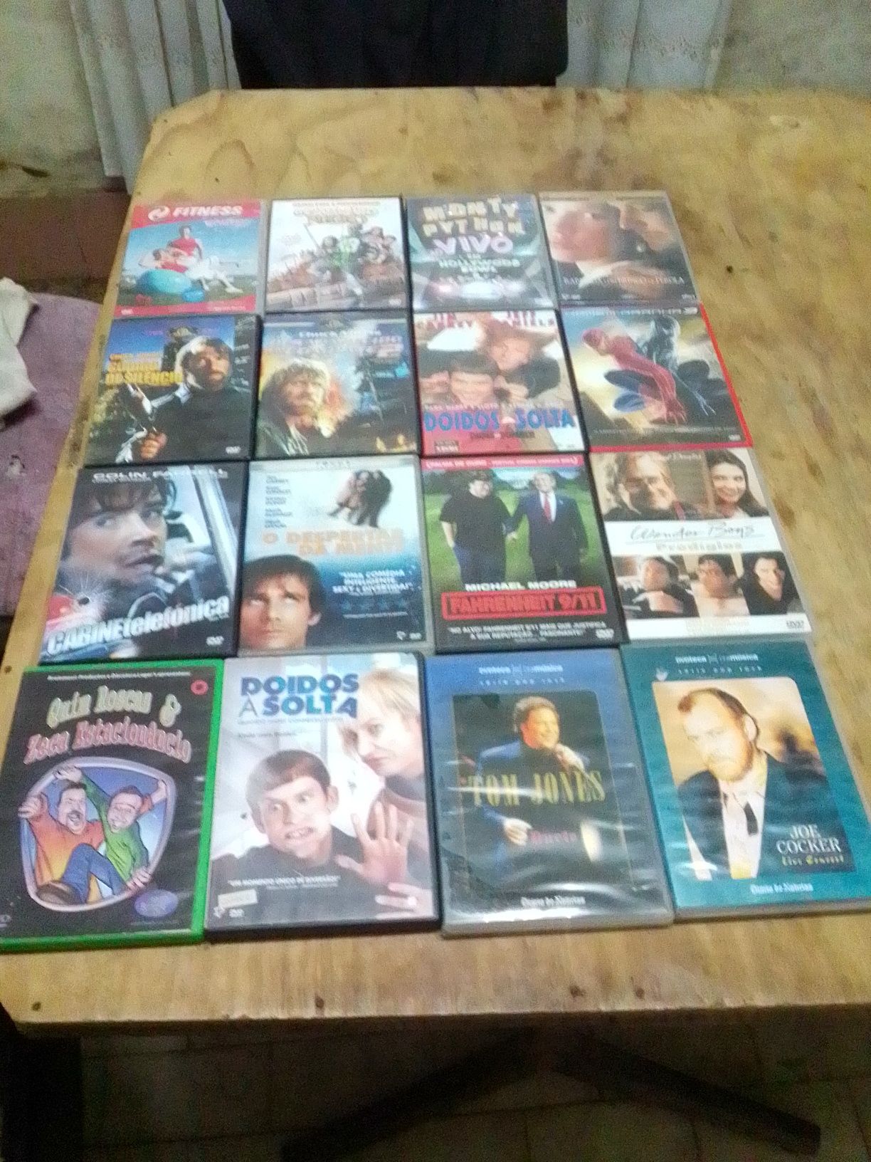 DVDs original de criança e etc..