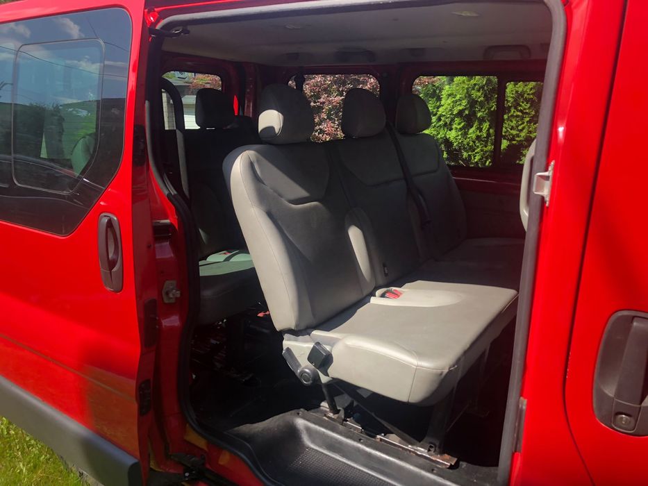 Wynajem Busa 9 osobowy RENAULT TRAFIC 2’o