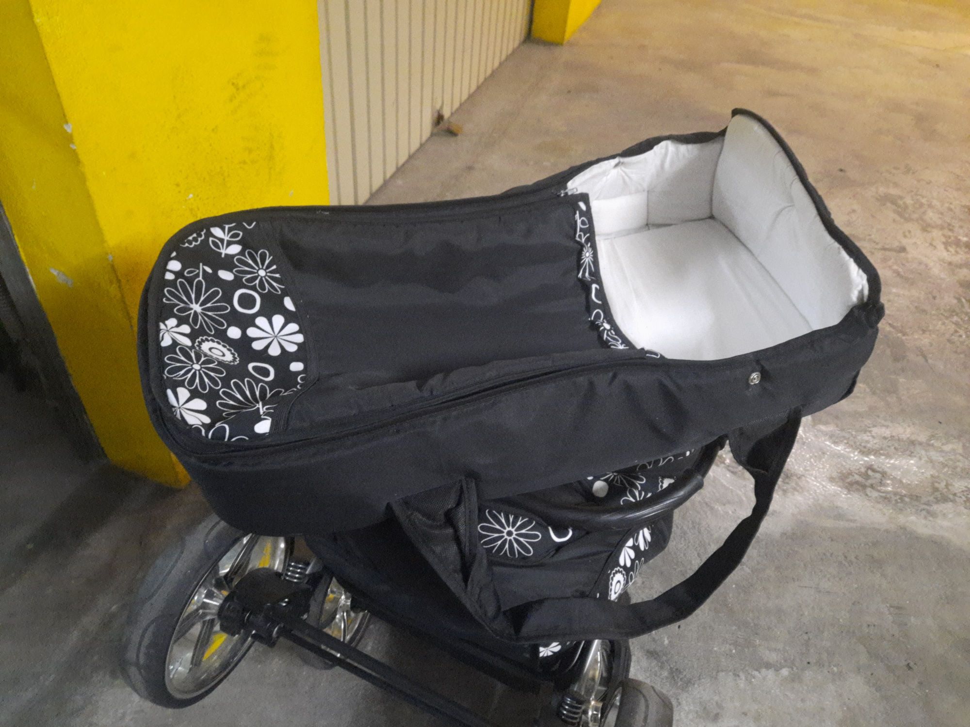 Carrinho bebé com alcofa sport