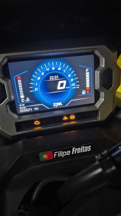 Sym ADX 125 com topcase