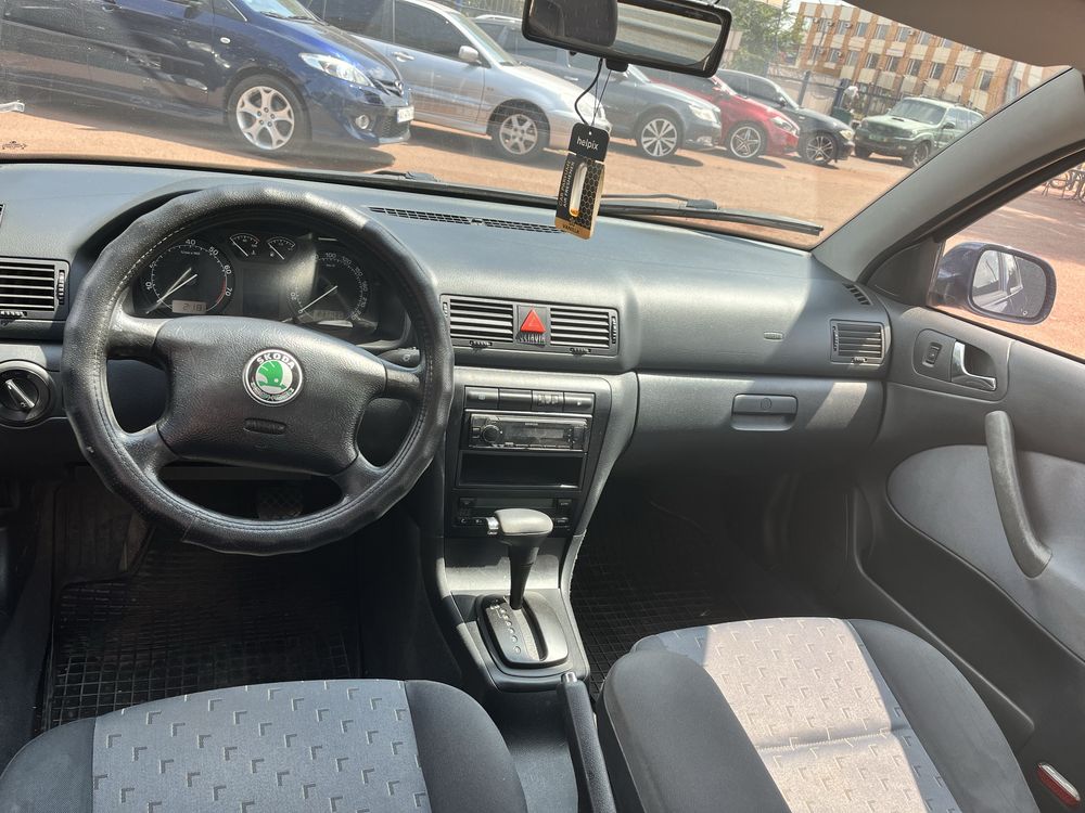 Skoda Oktavia Tour 2.0 MPI АКПП