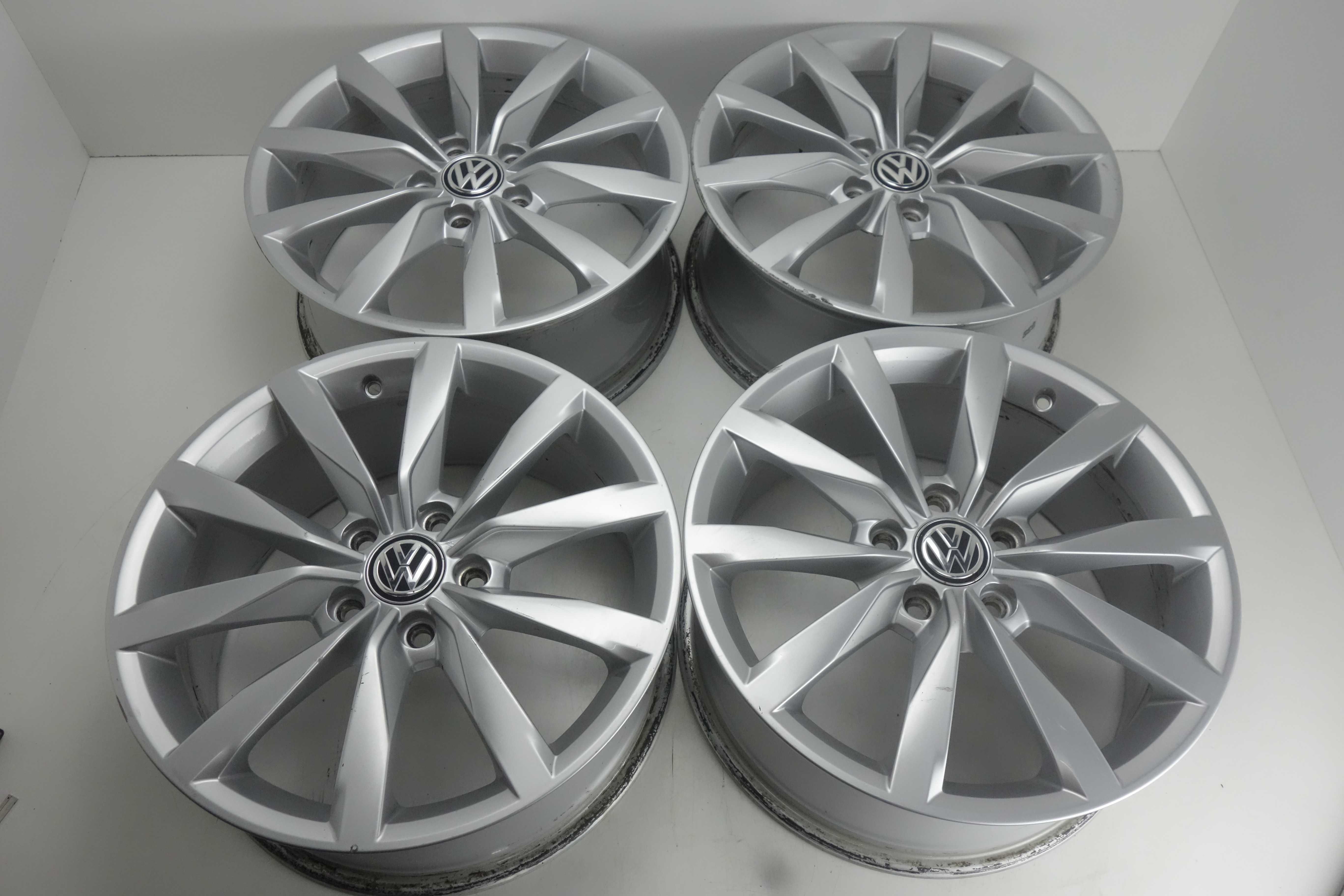 Alufelgi 17" 5x112 Audi Q2 TT Seat Alhambra Skoda Vw Golf Srebrne 1004