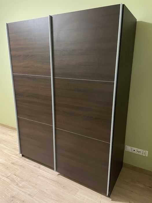 Duża szafa przesuwna