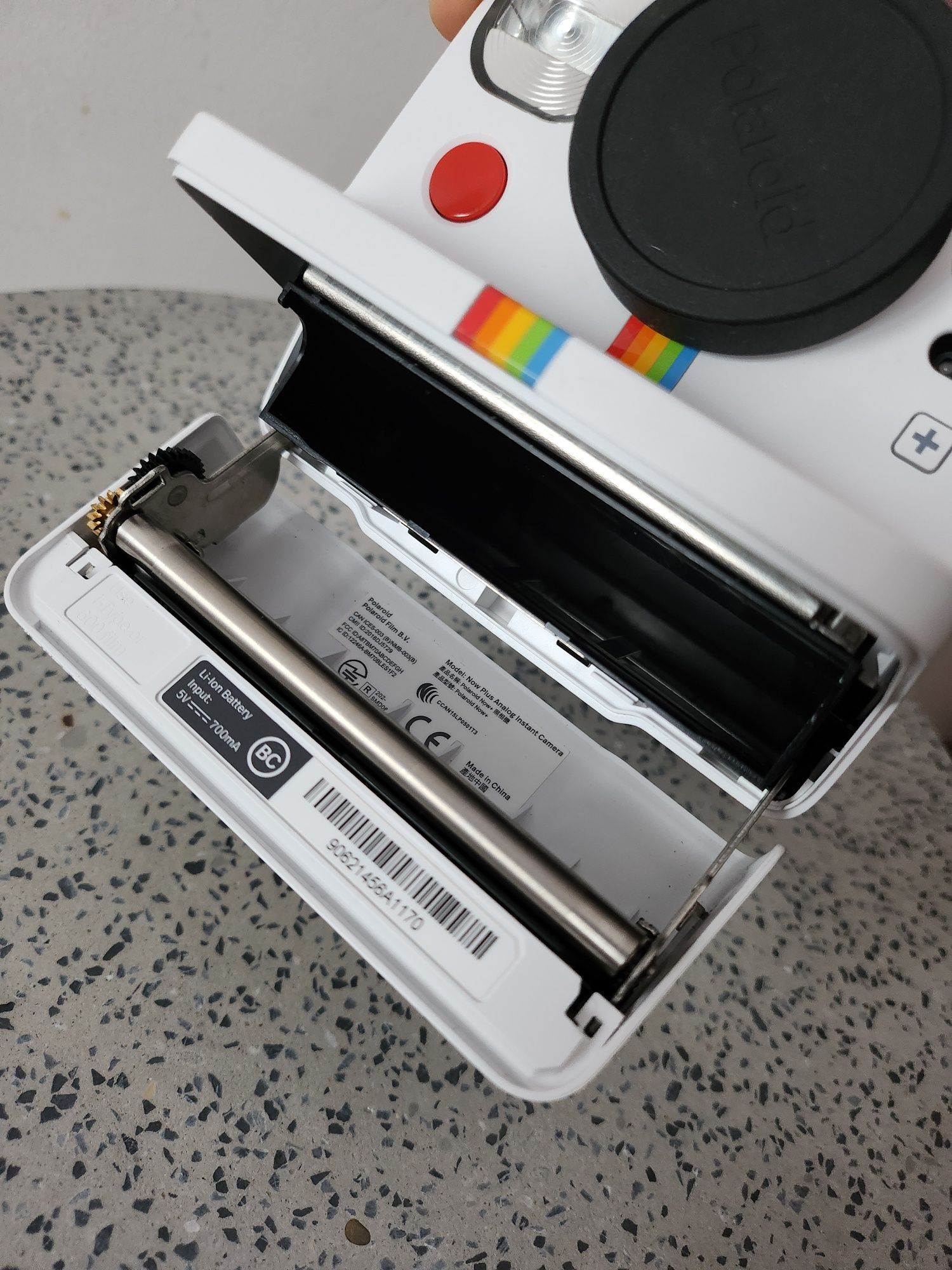 Фотоапарат миттєвого друку Polaroid Now+