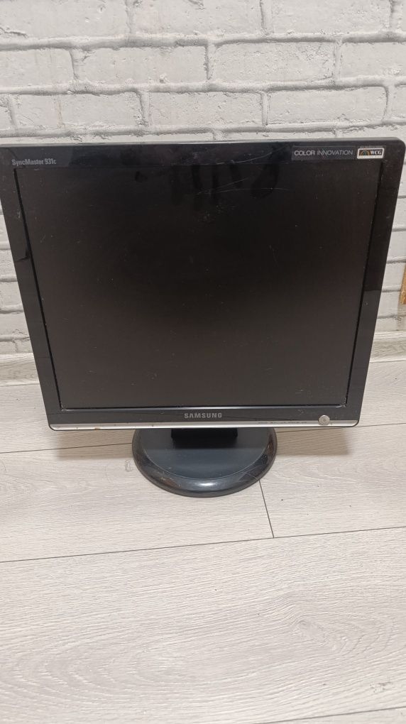 Монітори Samsung 931 C та LG L1952HQ