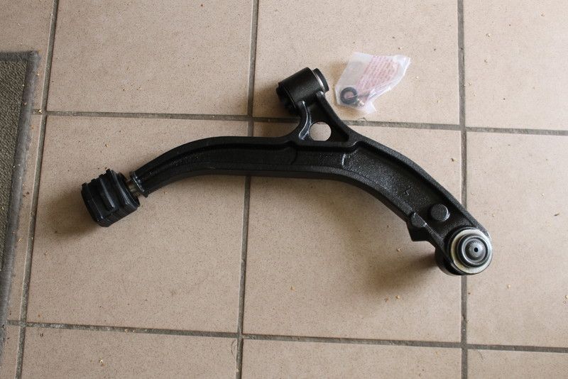 Nowy wahacz Chrysler Voyager-dodge Caravan 01-07 r