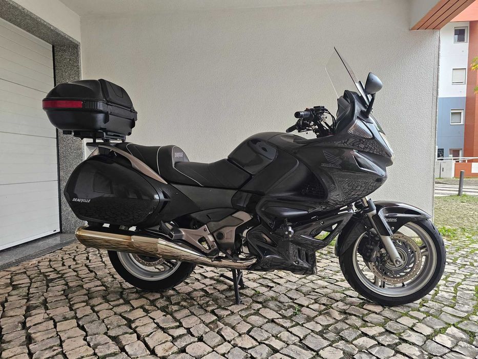 Honda Deuville NT 700 revisões feitas em concessionário oficial Honda