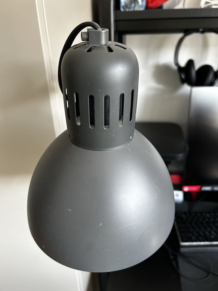 Lampka biurkowa na biurko Tertial Ikea kolor szary