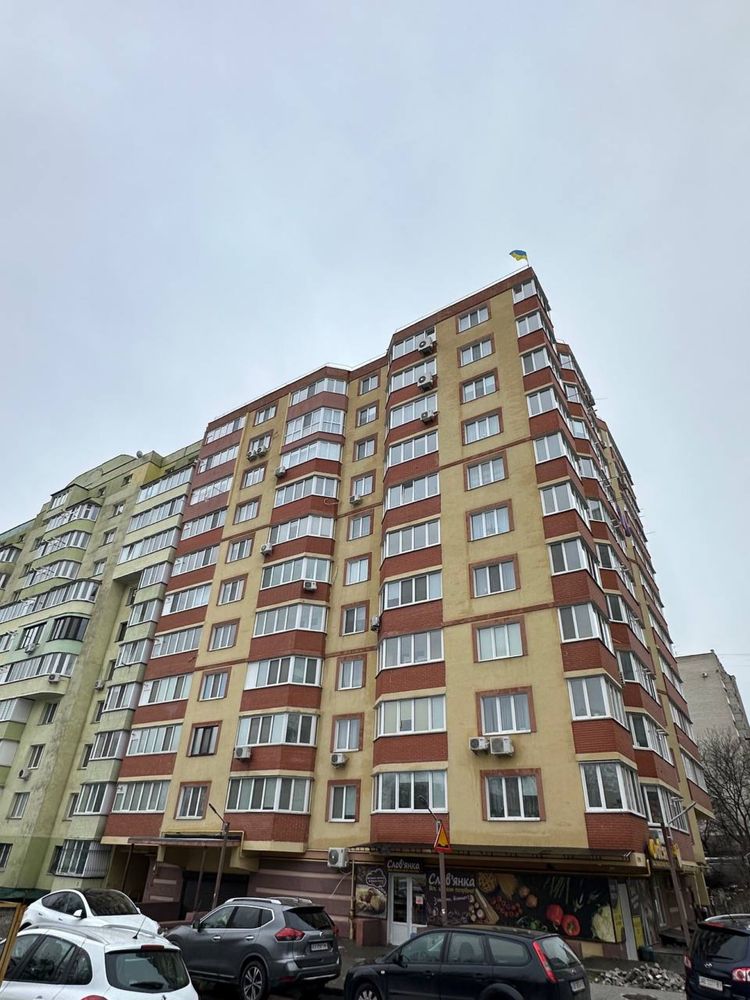 Продаж 1к квартири 54 кв. м на вул. Агатангела Кримського