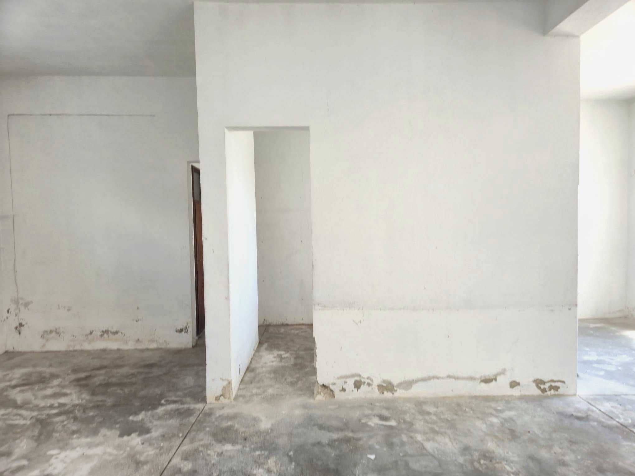 Armazém com Afetação Industrial - Potencial para Conversão em T2
