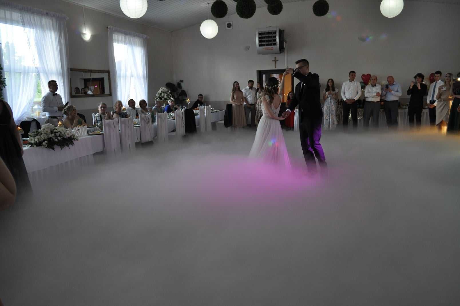Taniec w chmurach na wesele i inne okazje - ciężki dym