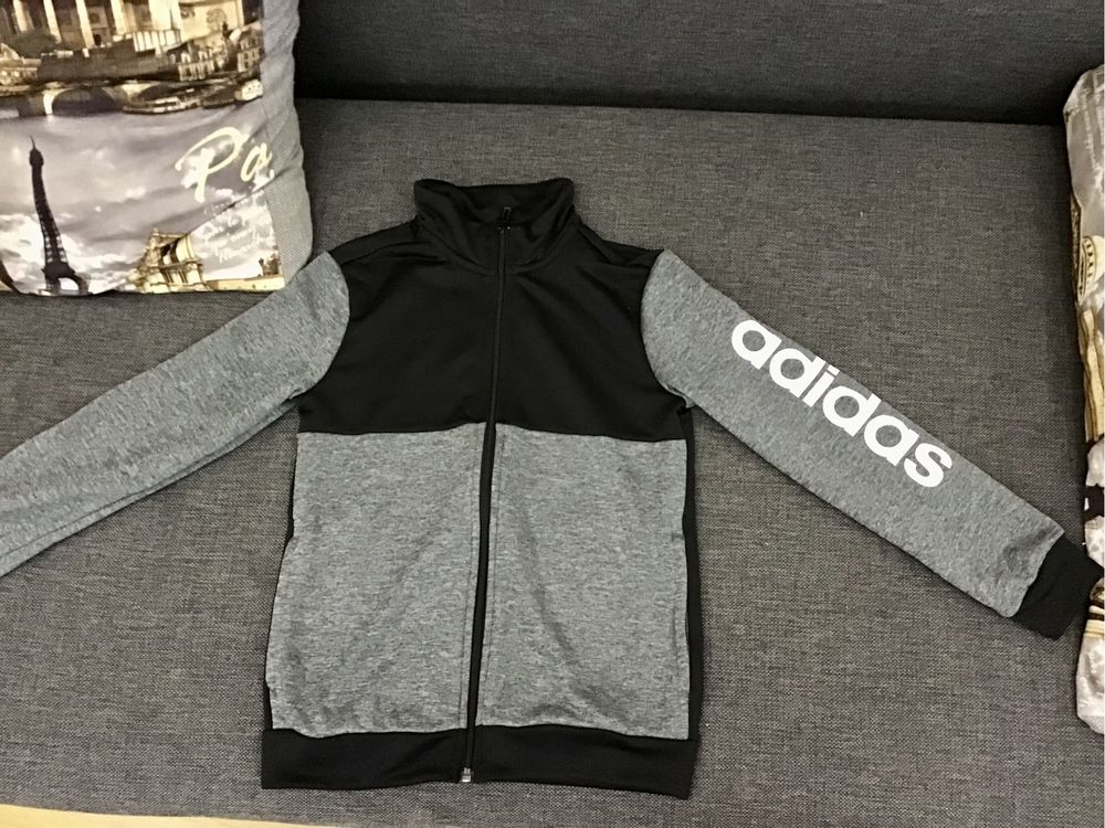 Кофта спортивна adidas 8-10 р