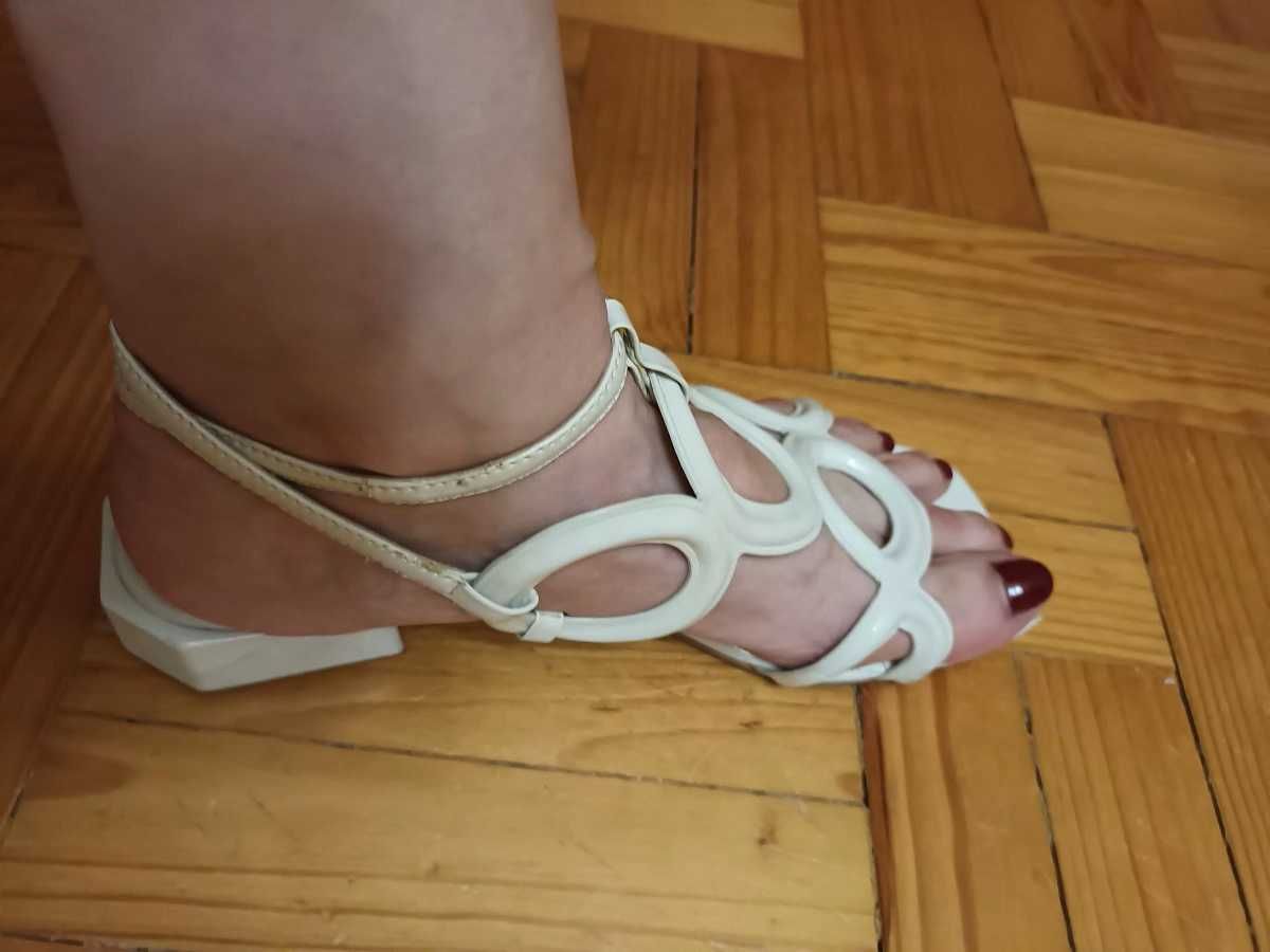 Sandálias de senhora em pele
