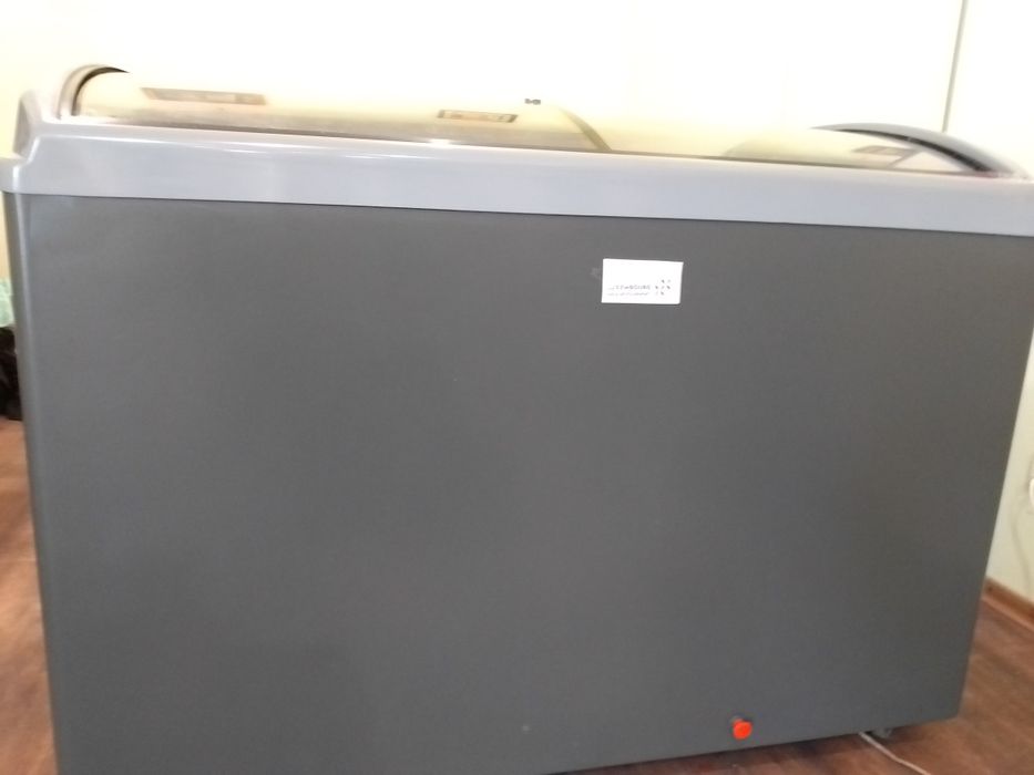 Вітрина холодильна,ларь морозильний