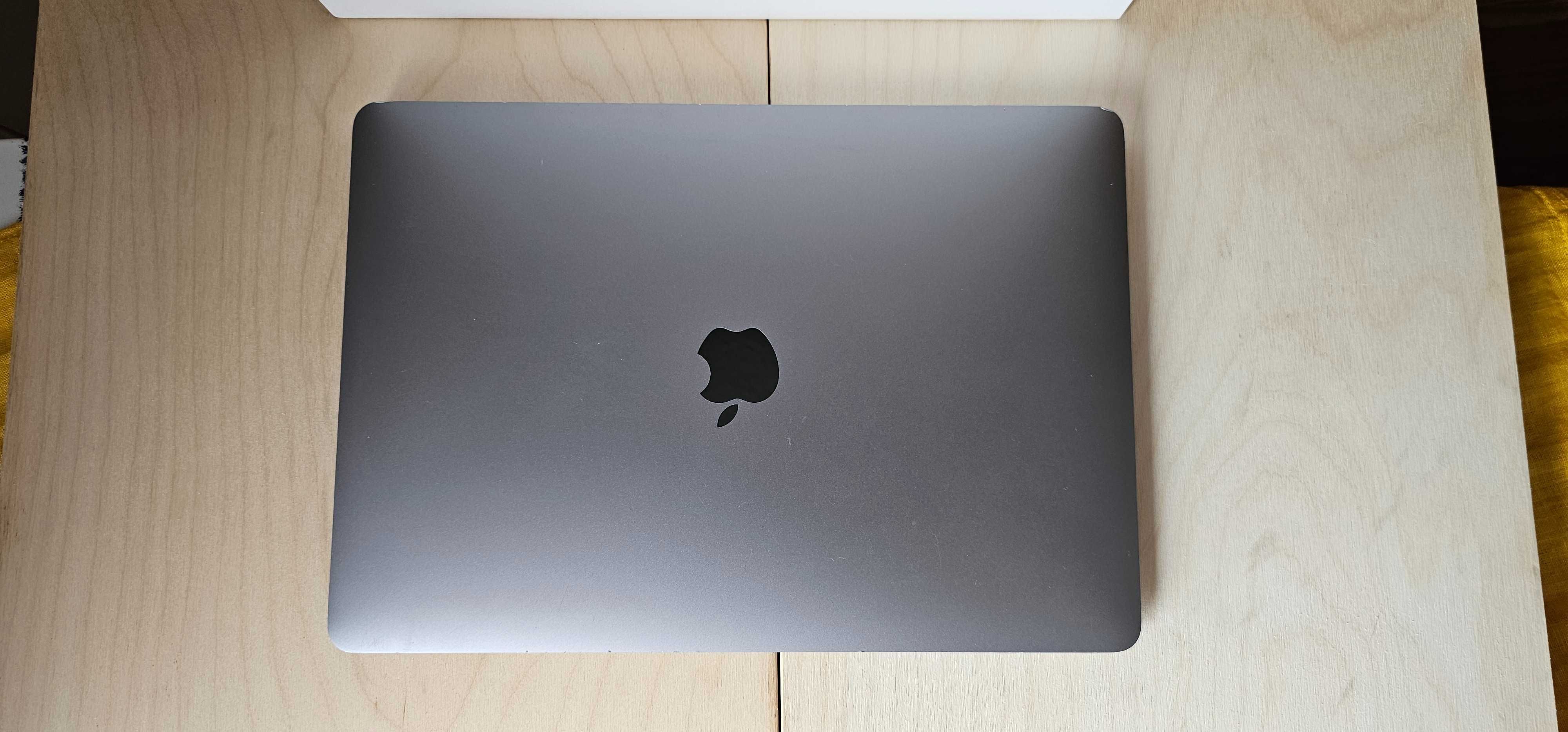 Macbook AIR A2337 M1 8C CPU 7C GPU 8/256 Space Gray 99% Bateria