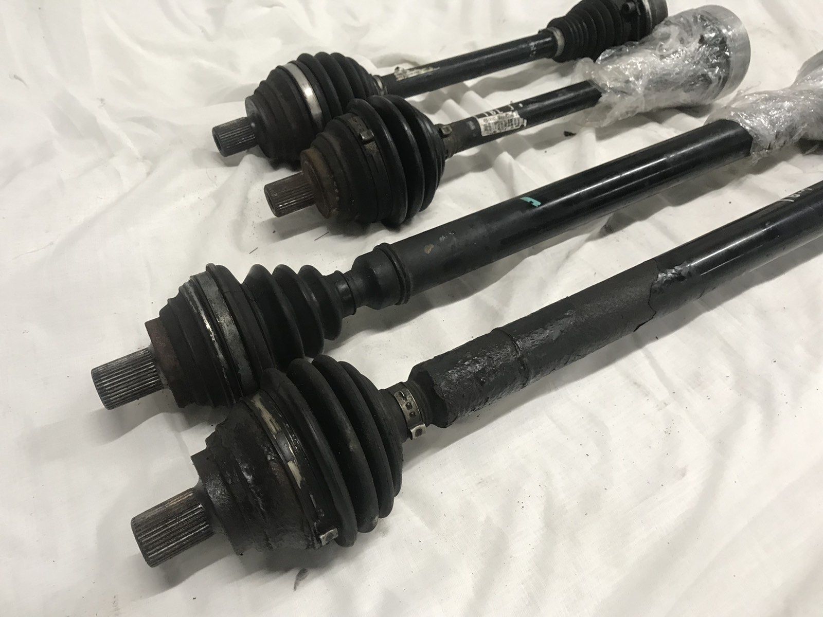 Цапфа Поворотний кулак полуось VW Passat B6 B7 Golf 5 Jetta 5 Golf 5+