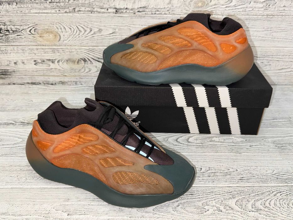 Кросівки Adidas Yeezy 700 V3 Orange Copper Fade Адидас із буст 700