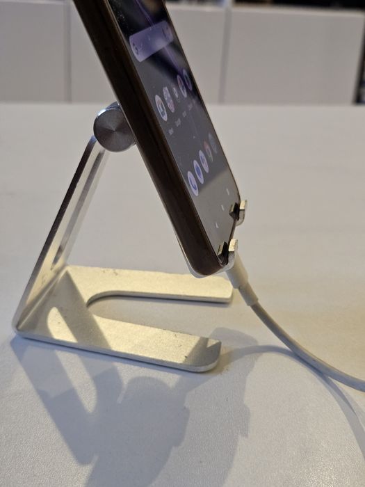 Stojak biurkowy do telefonu smartfona