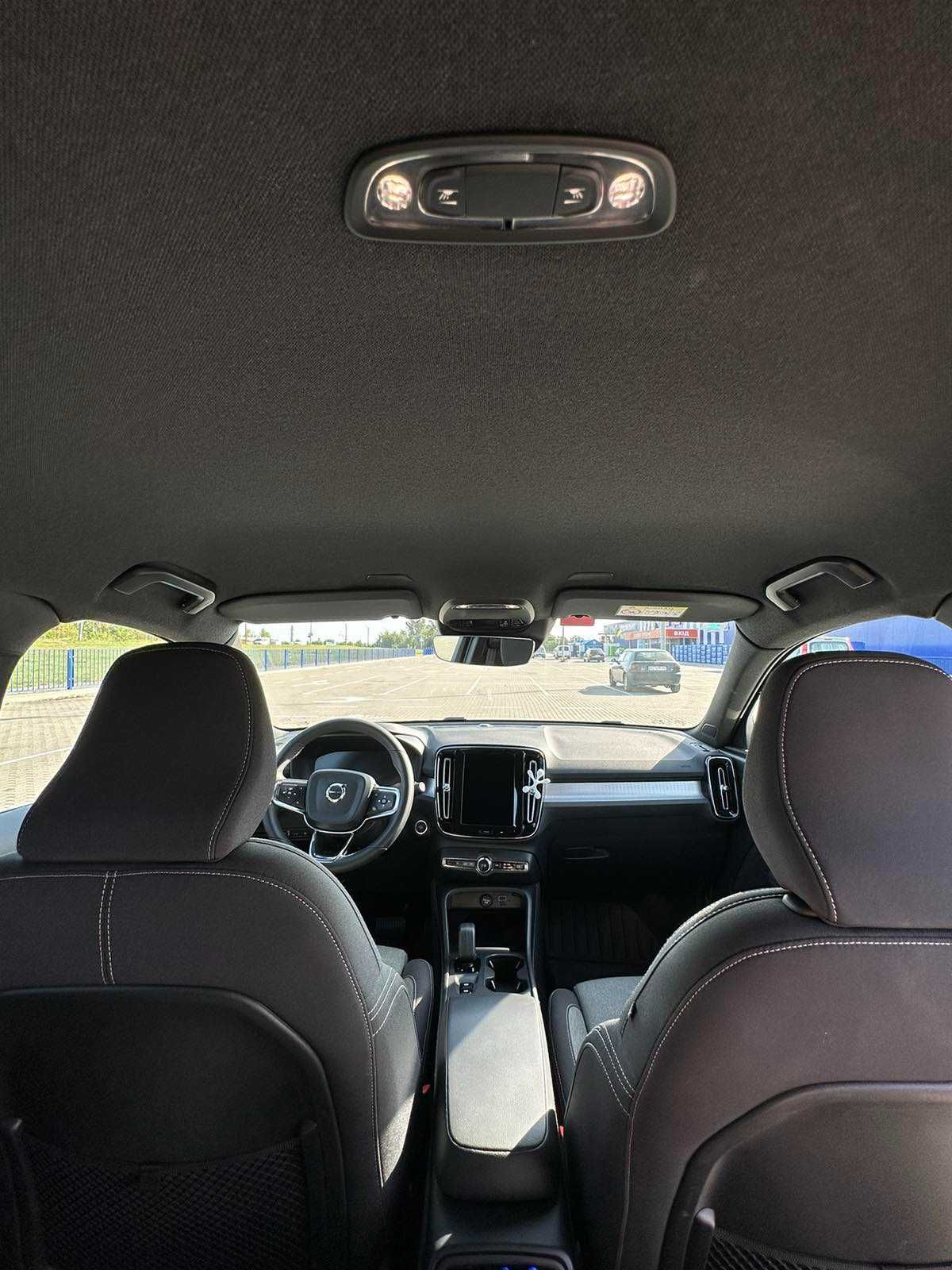 Volvo XC40 2022 1.5 бензин плагін