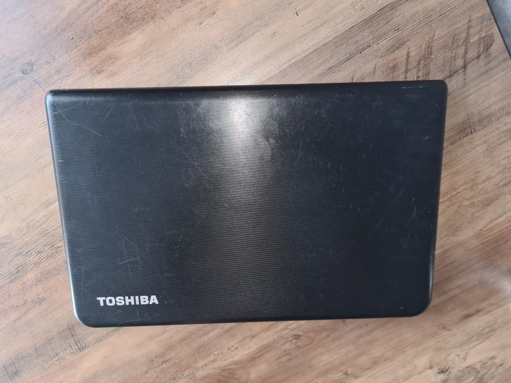 Toshiba Satellite C70D-A-11D / 17.3"