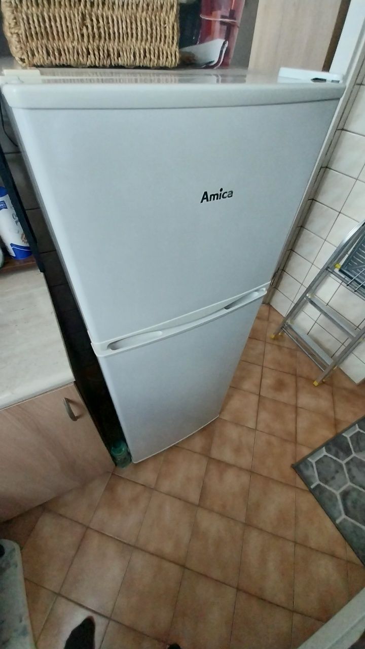 Sprzedam lodówkę Amica