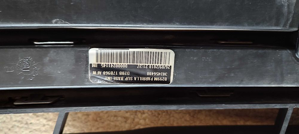 Решітка переднього бамперу Форд фієста 2018 року Америка