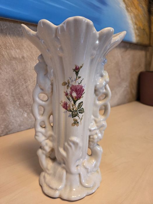 Wazon na kwiaty czasów PRL