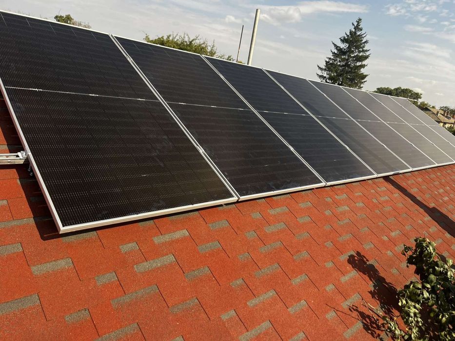Сонячні панелі 595w Інвертори Акумулятори