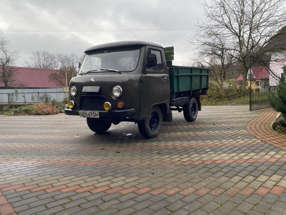 Уаз бортовий 3303