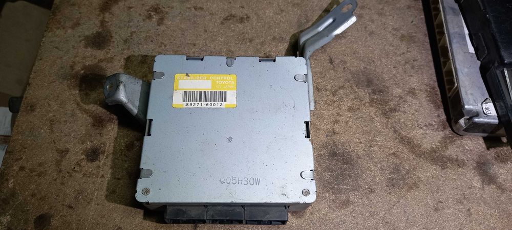 Блок управления подвески Lexus GX470 03-09 год.