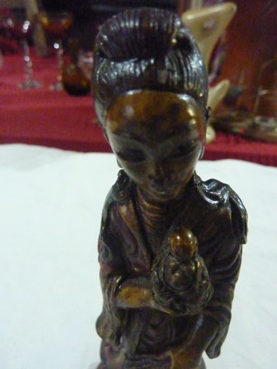 Estatueta Deusa com Buda