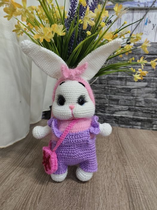 Вязаные игрушки ждут своих друзей