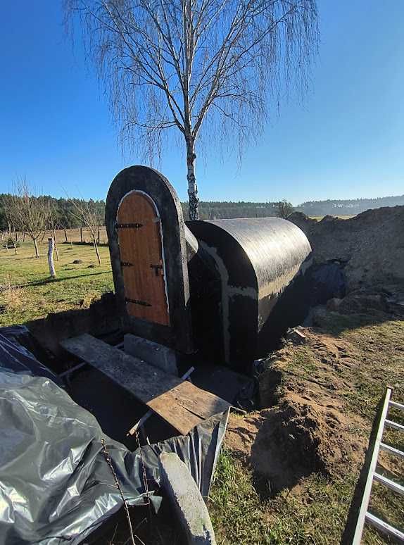Betonowa piwniczka ogrodowa ziemianka bunkier spiżarka schron Warszawa