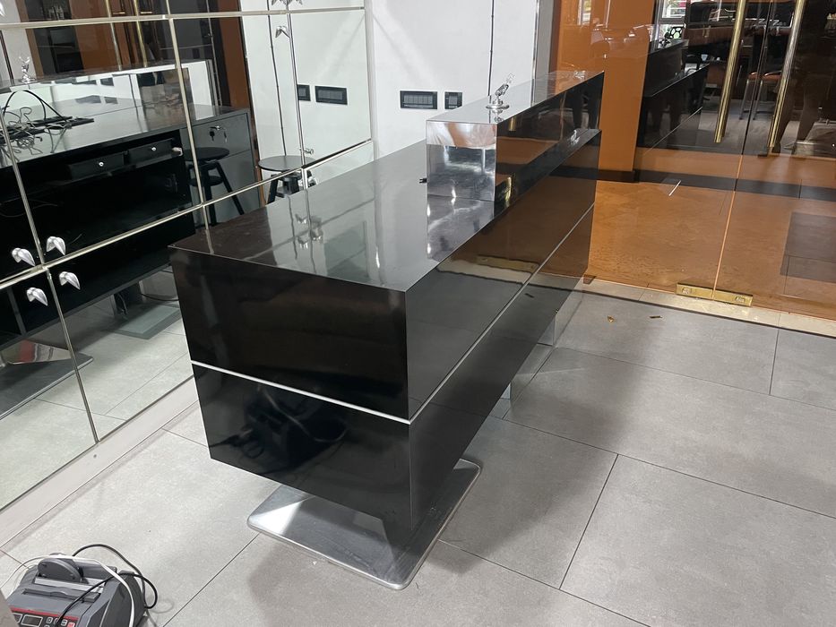 Продажа стойка ресепшен