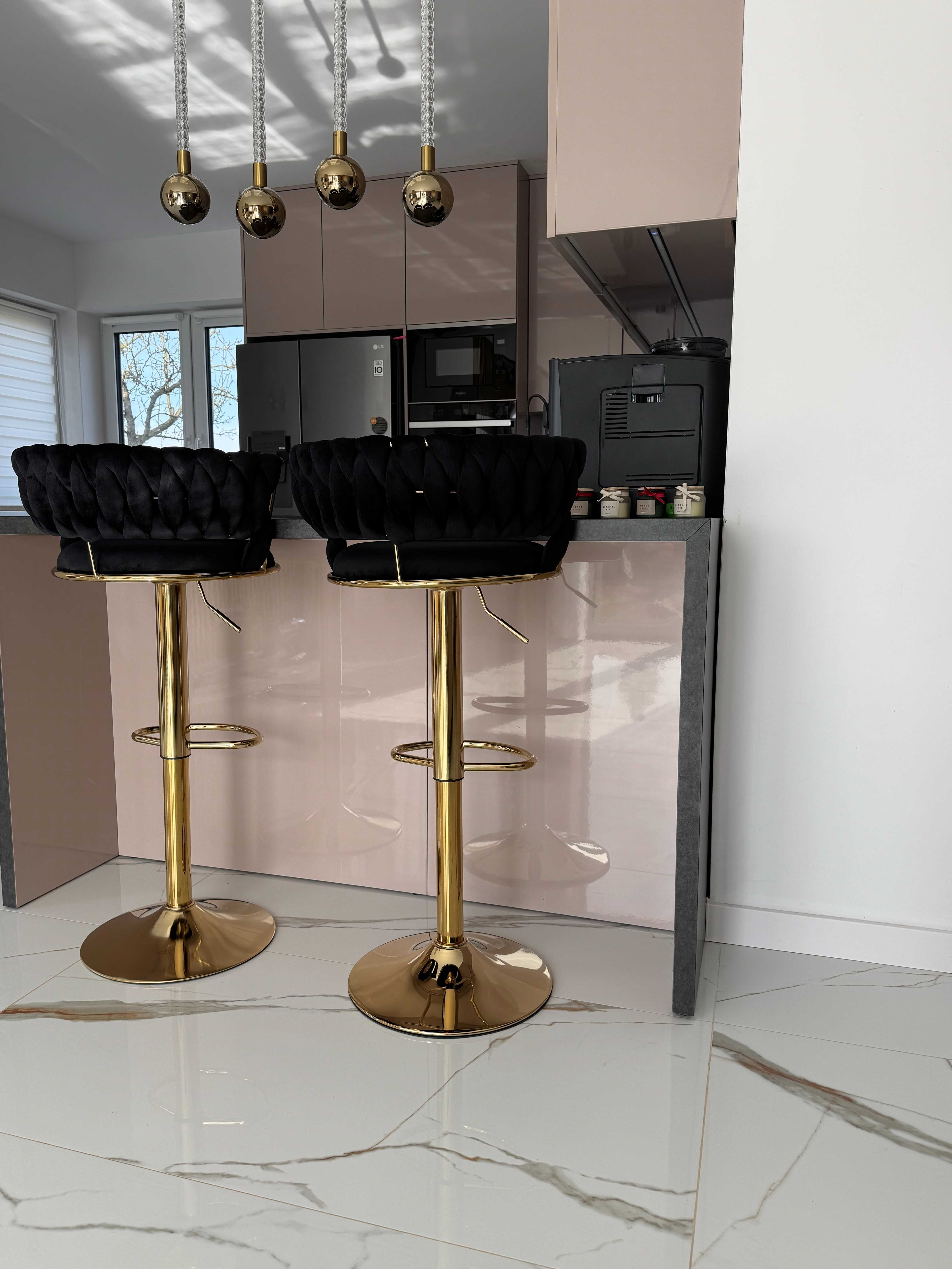 Luksusowy Hoker Czarny – Nowoczesny Design Glamour