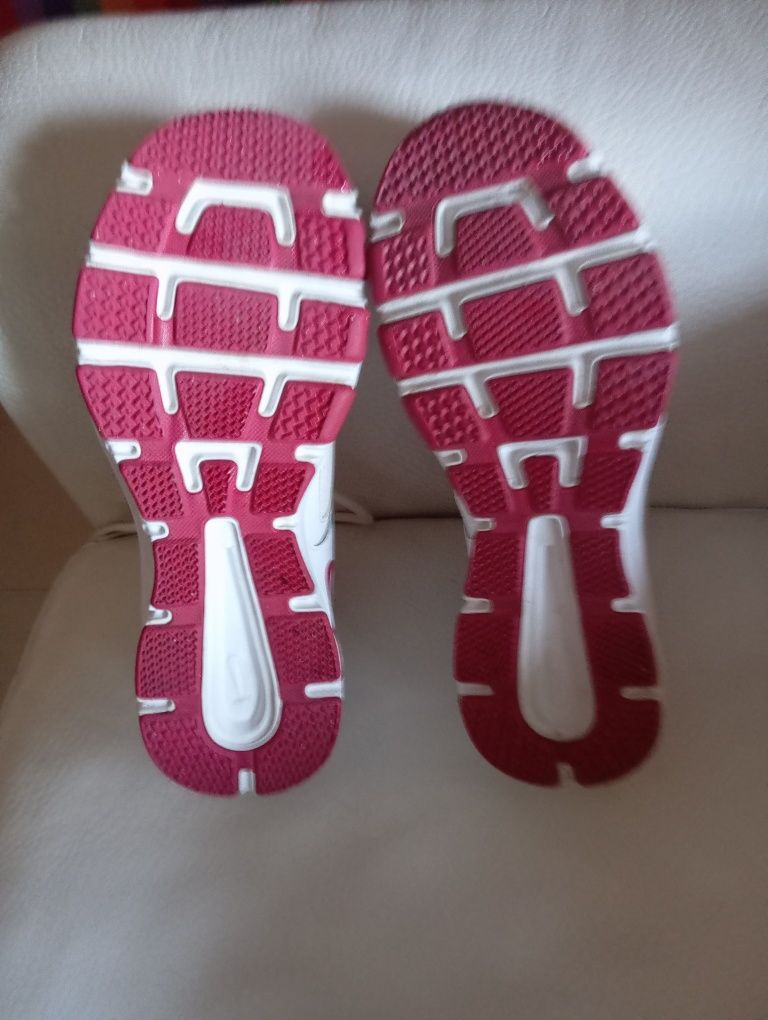 Tênis Nike T-LITE 38,5 H/M (novos)