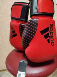 Продам перчатки Adidas по версии WAKO для кикбоксинга (красно-черные)