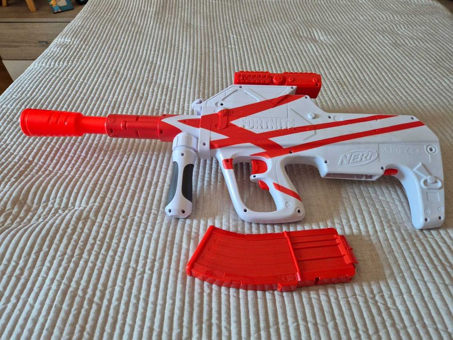 Pistola NERF Fortnite B-AR carregador 10 dardos