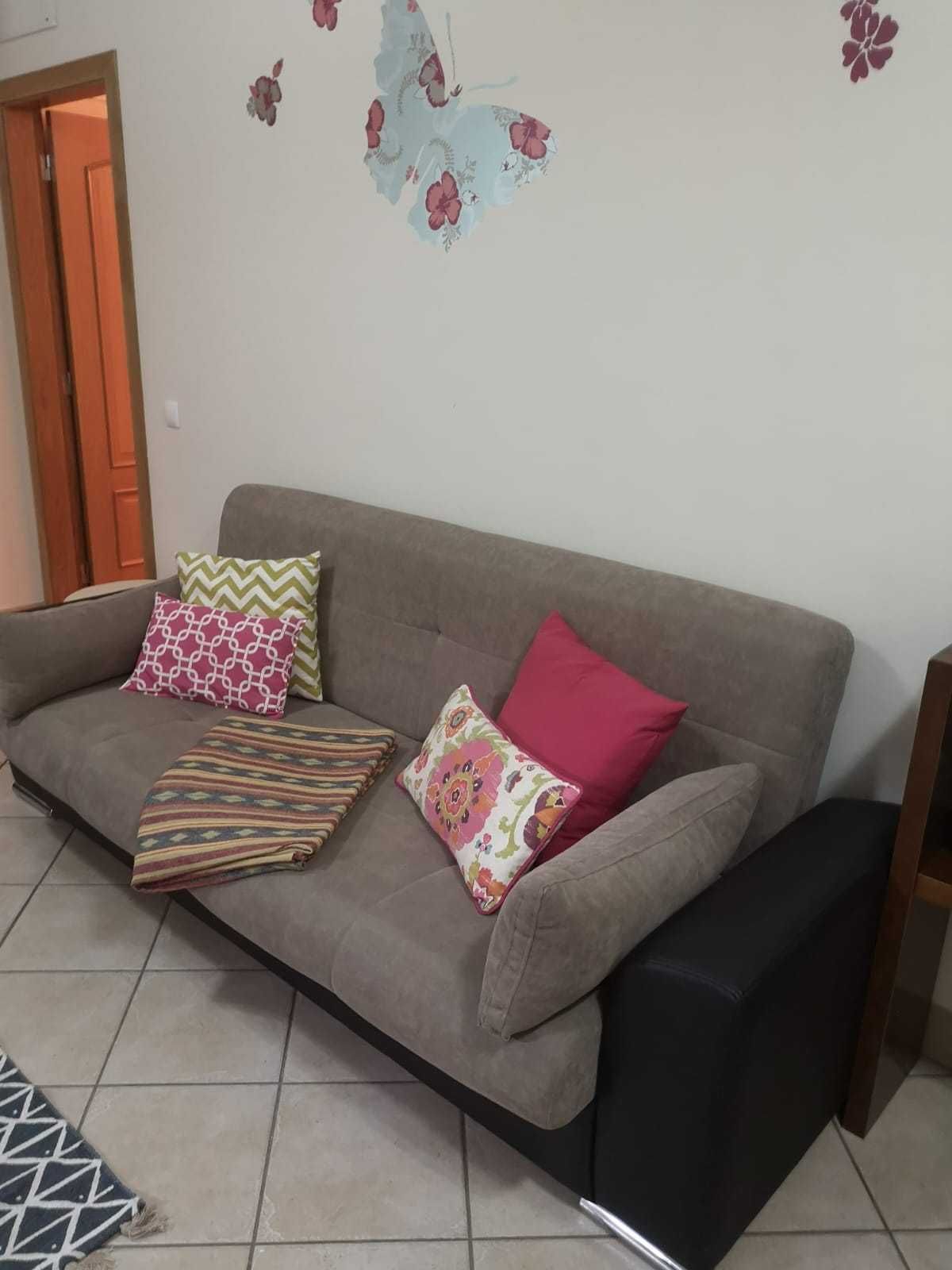 Vendo 2 Sofas cama com BOM qualidade