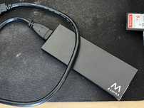 Caixa externa M.2 + Disco SSD SATA (111gb)