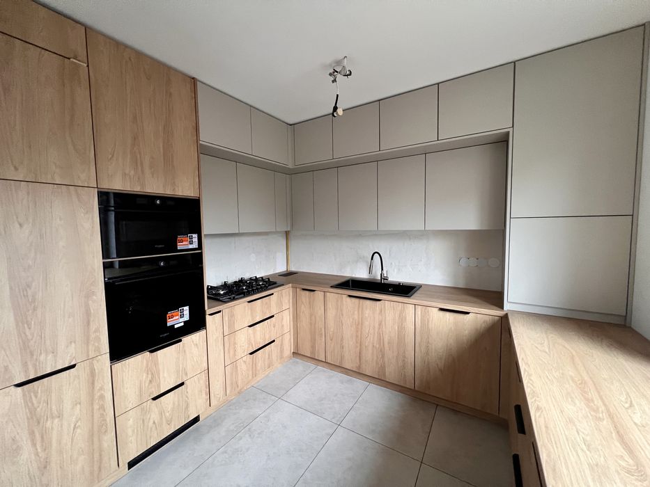 Meble na wymiar / Kuchnie