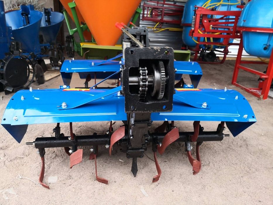 Продам мотоблок Форте 1080  8л.с в комплекте фреза