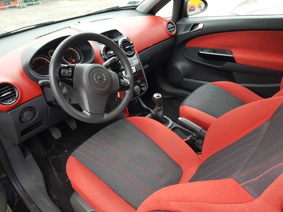 Opel Corsa D  1.0 benzyna  Kilma  5 os.