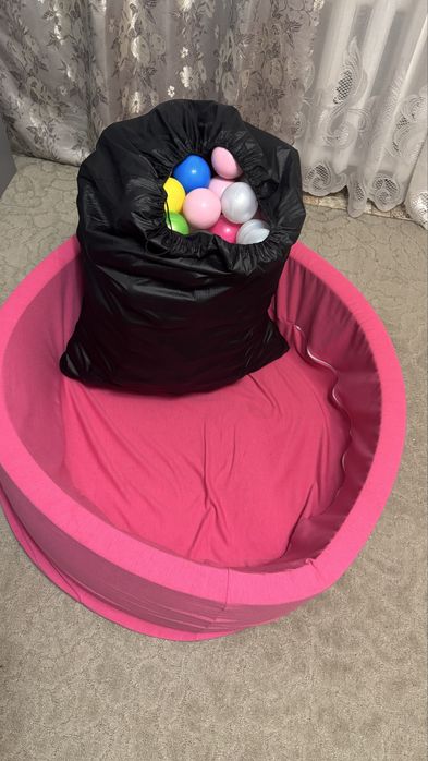 Басейн з шаріками