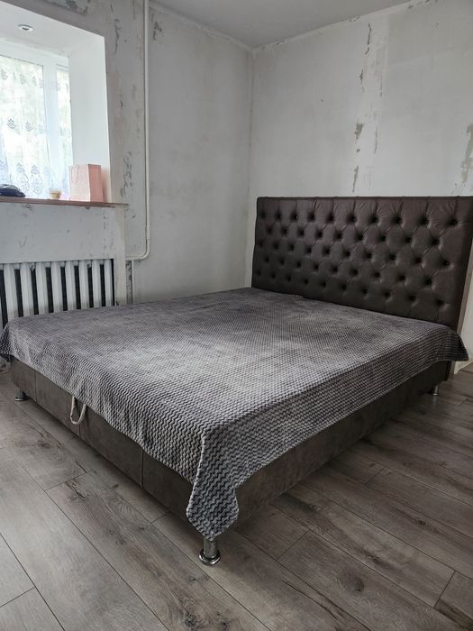 Кровать з матрасом , ліжко, пуф з нішею