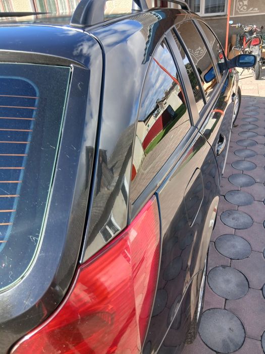 Продам  Рено лагуна. 2003р.Легковий універсал клір чорний.