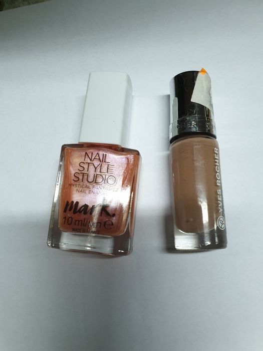 Błyszczyk, Pomadka AVON NOWE, lakiery