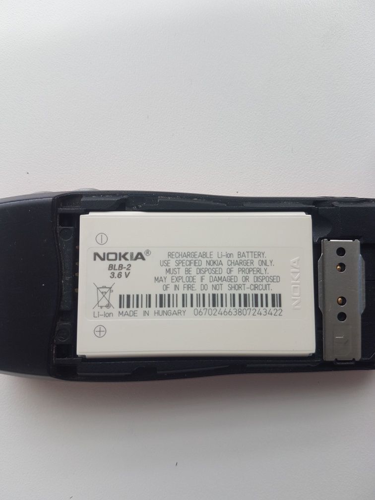 Do kolekcji - nokia 8210 czerwona