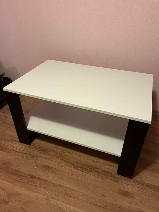 Stolik ,ława w dobrym stanie