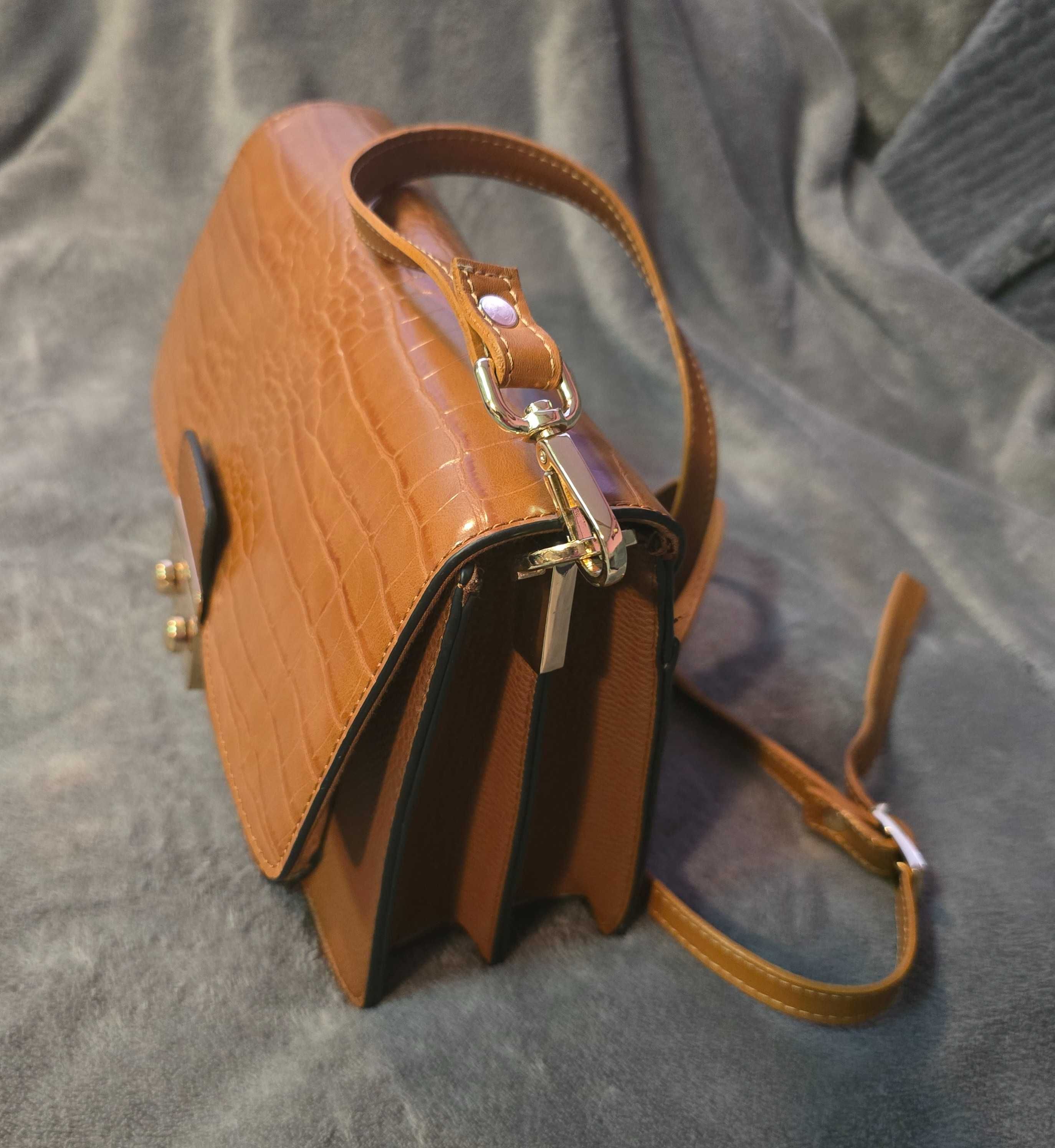 Torebka Stradivarius ze skórzanym paskiem